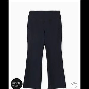 🎃 TORRID BOOT CUT YOGA PANTS